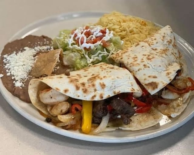 CHICKEN FAJITA.