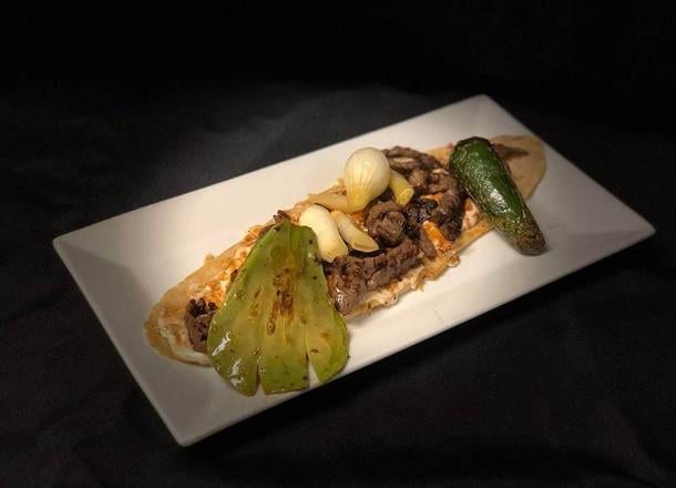 Huarache A La Mexicana.